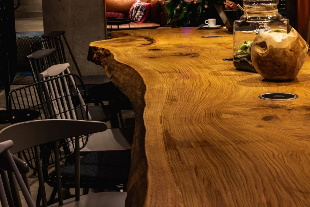 Moxy Warszawa — lobby